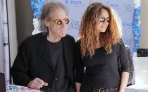 Richard Lewis Net Worth 2020