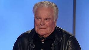 Robert Wagner Net Worth 2020 – How Much is the Actor Worth?